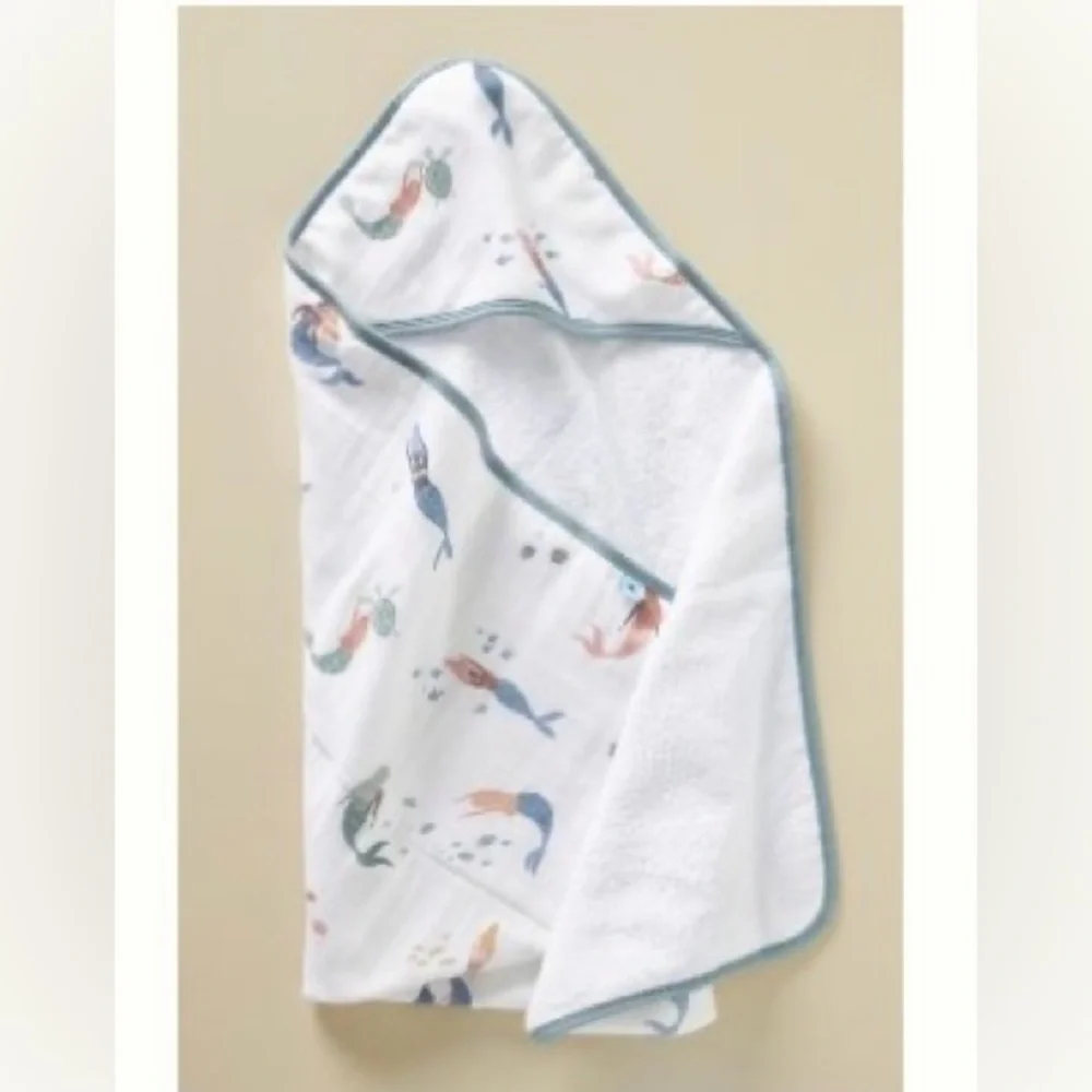 COPY - NWT Anthropologie Little Unicorn Hooded Baby Bath Towel. OS